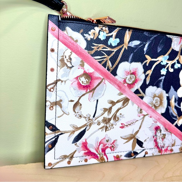 White House Black Market Floral Flat Clutch - Picture 4 of 11